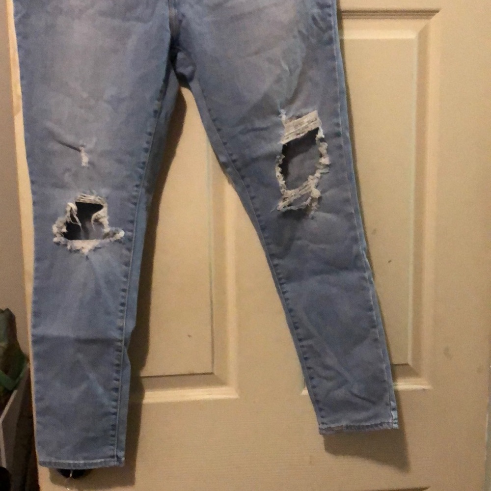 Levi’s - Picture 2 of 3